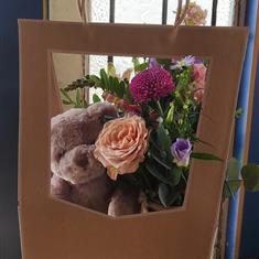 Flowers &amp; Teddy gift set